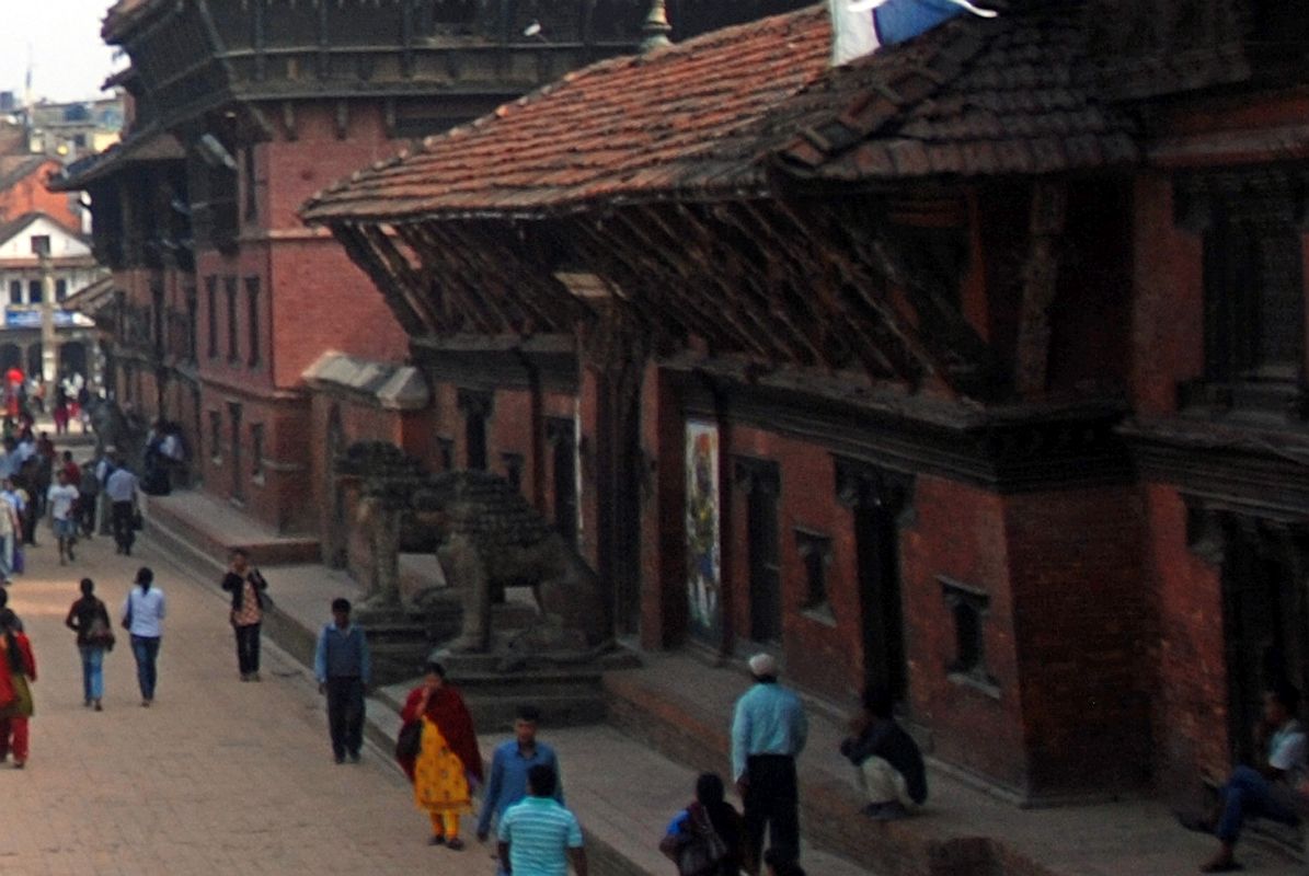 Kathmandu Patan Durbar Square Mul Chowk 01 Two Snow Lions Guard The Entrance 